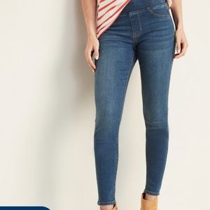 Old Navy mid rise rockstar pull on jegging